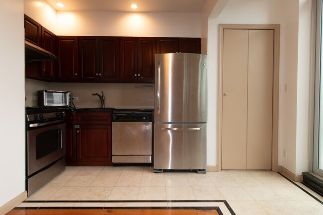 Photo - 1635 Lexington Ave Apartment