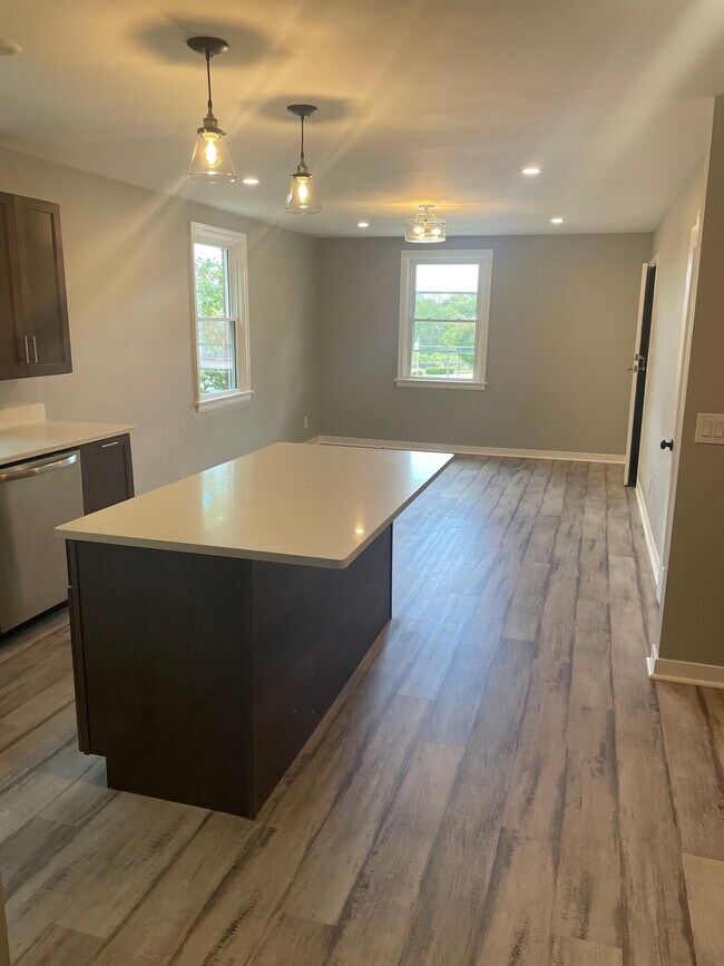 2039 Fairfax Ave, Cincinnati, OH 45207 Apartments in Cincinnati, OH