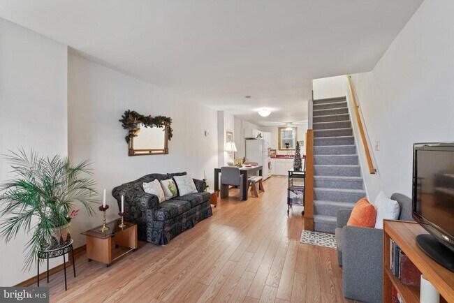 Foto del edificio - 3 W 1st Ave