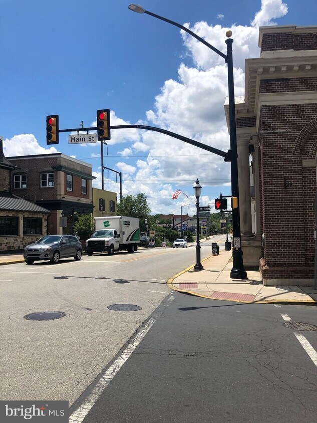 1 N Main St Unit 2R, Ambler, PA 19002 Room for Rent in Ambler, PA