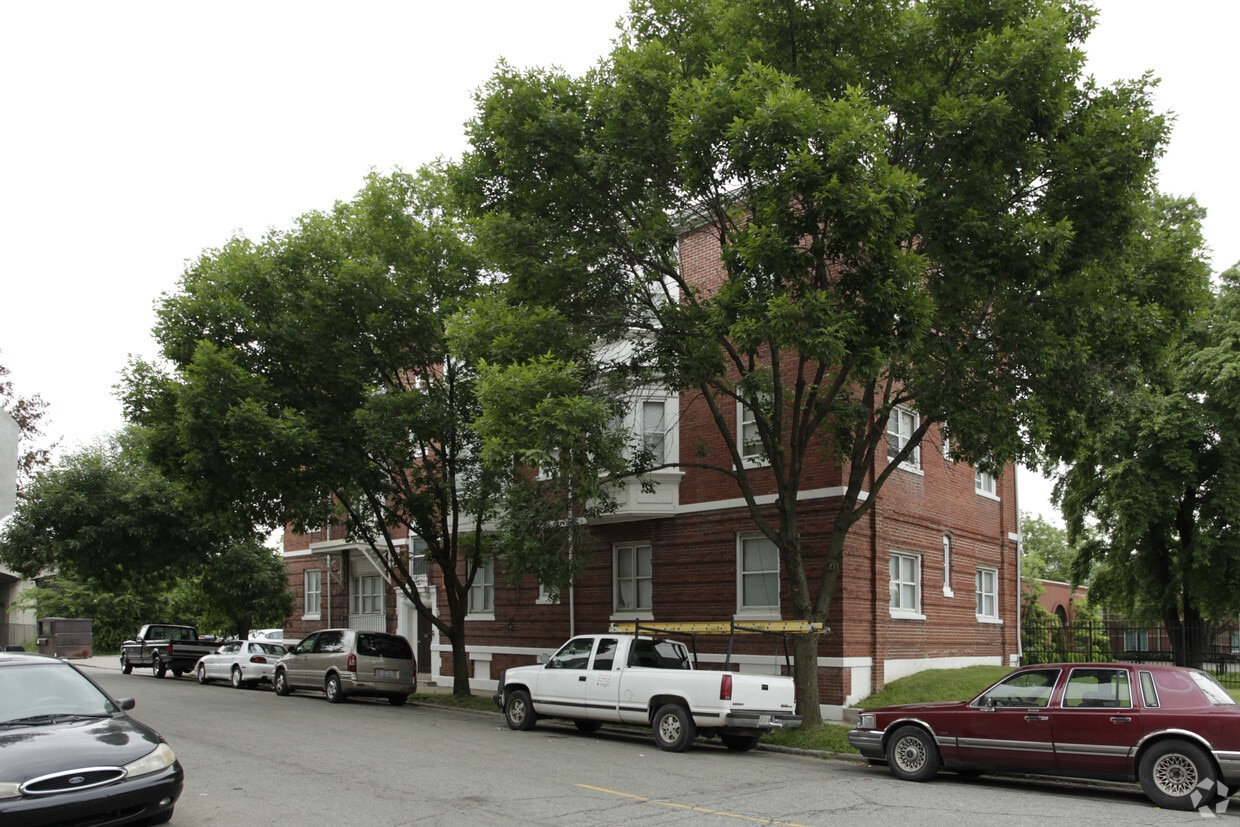 Building Photo - 100 Caldwell St
