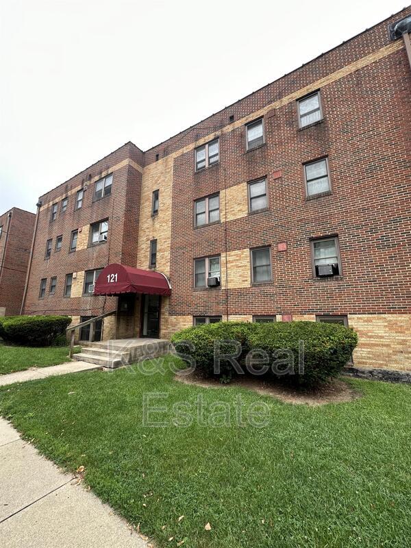 121 Mt Lebanon Blvd, Mount Lebanon, PA 15228 Condo for Rent in Mount