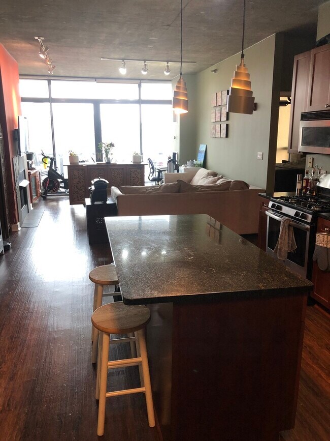 Foto del edificio - 321 S Sangamon St