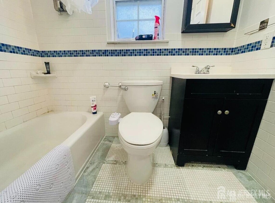 Foto del edificio - 94 Brewster Cir