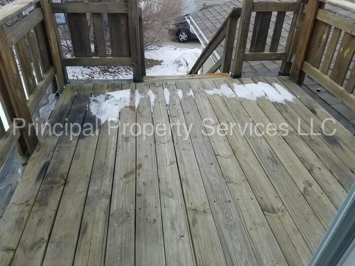 Foto principal - 459 N St Bernard Dr