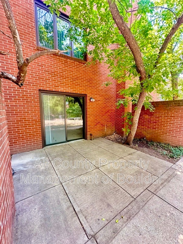 Photo - 1850 Goss St Townhome