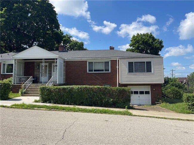 Foto del edificio - 6306 Burchfield Ave