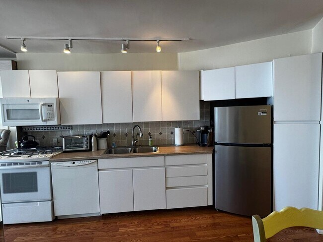 Foto del edificio - 830 Shore Rd