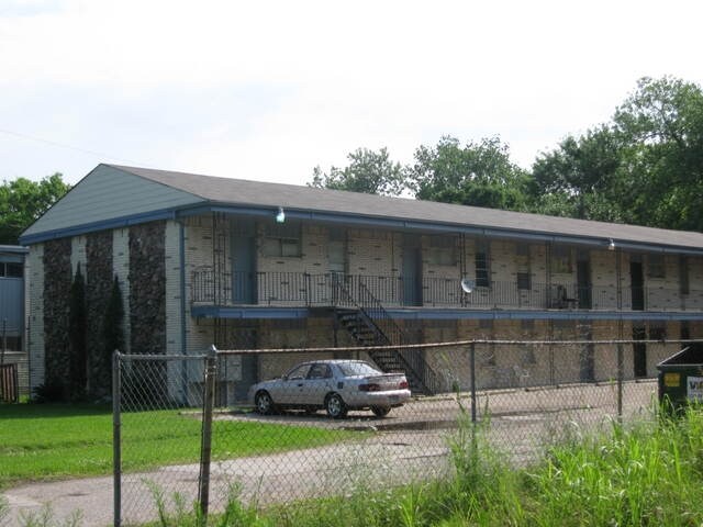 Building Photo - Wipprecht Apartments