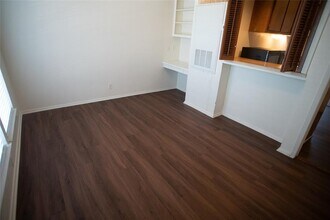 Building Photo - 3000 Guadalupe St