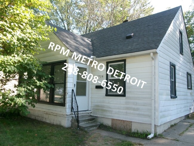 Building Photo - PRICE REDUCTION 3-Bedroom Taylor Bungalow ...
