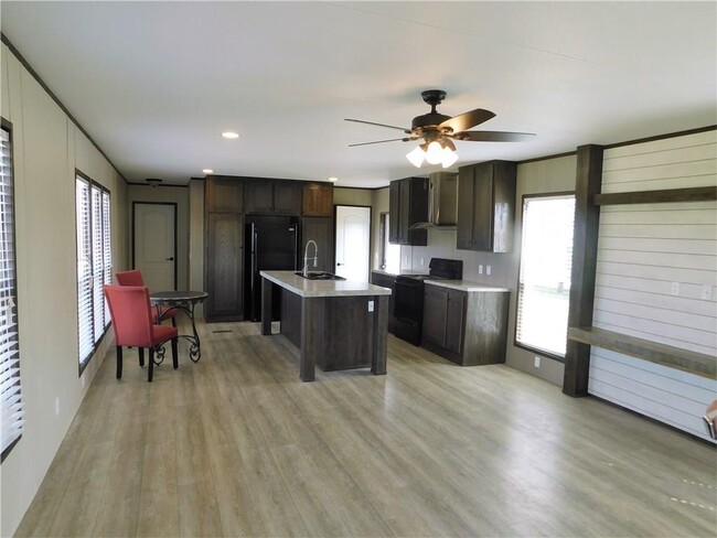 Foto del edificio - 702 Paint Creek Rd