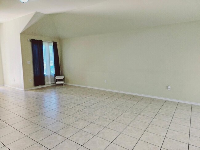 Foto del edificio - 3517 Jose De La Paz Rd