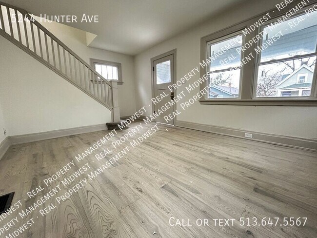 Foto del edificio - 5244 Hunter Ave