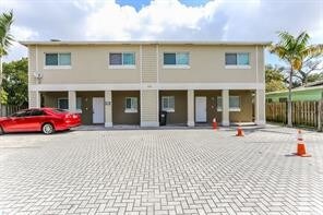 Foto principal - 630 NW 10th Terrace