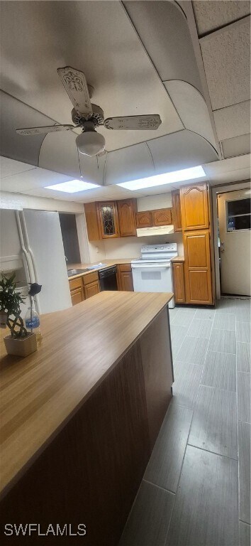Foto del edificio - 8251 Aviary St