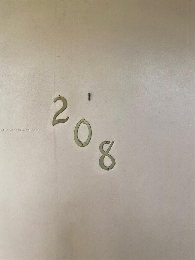 Foto del edificio - 2420 Diana Dr