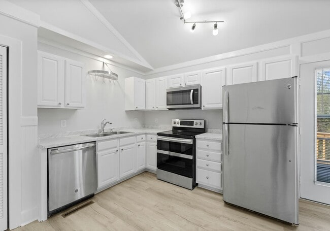 Foto del edificio - 114 Wayne Ave