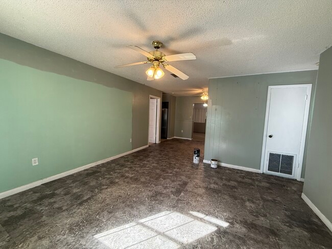 Foto del edificio - 6733 Fern Cir