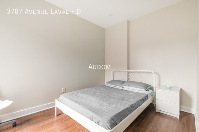 Building Photo - 3787 Av. Laval