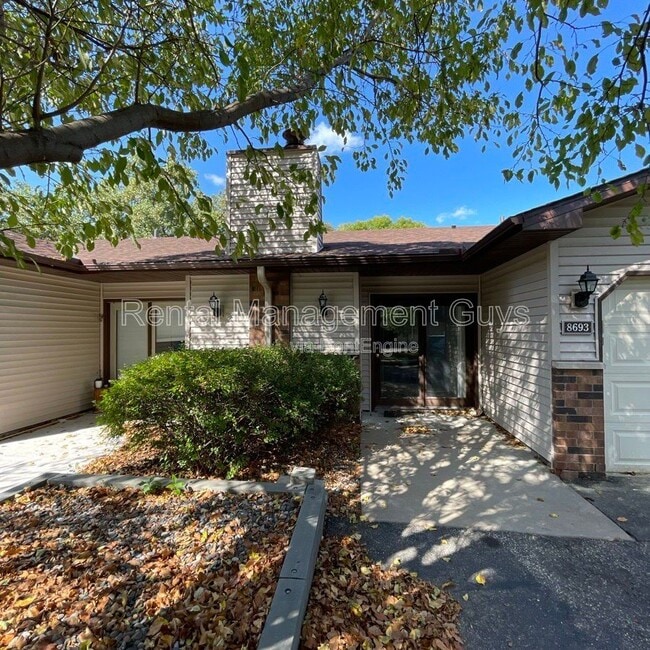 Foto del edificio - 8693 Maplebrook Pkwy N