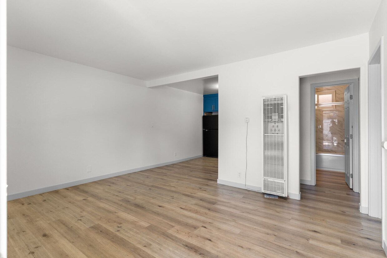 Foto principal - 1078 E 7th St