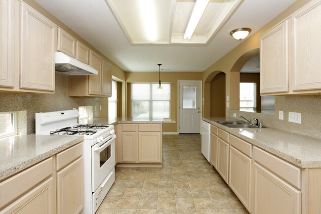 Building Photo - 8115 Solara Bnd