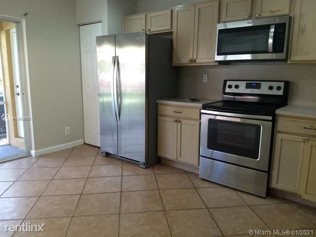 Foto del edificio - 3 br, 2.5 bath Townhome - 6191 United St