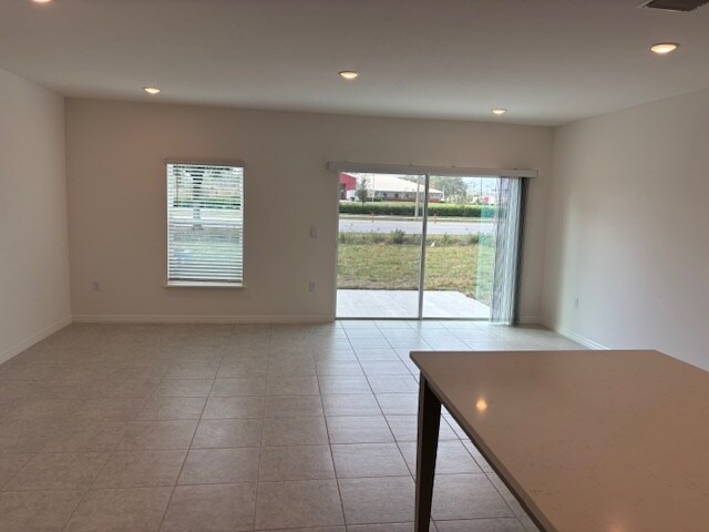 Foto del edificio - 3749 Academia Ave