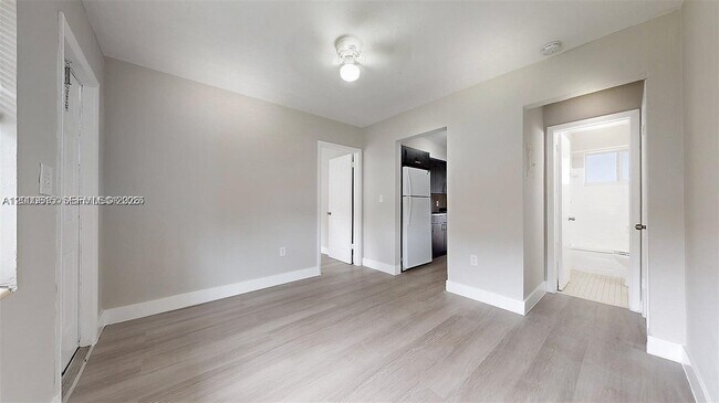 Foto del edificio - 891 SW 5th St