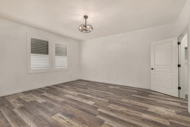 Building Photo - 15221 N Clubgate Dr