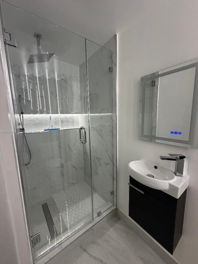Foto del edificio - 6803 SW 158th Ave