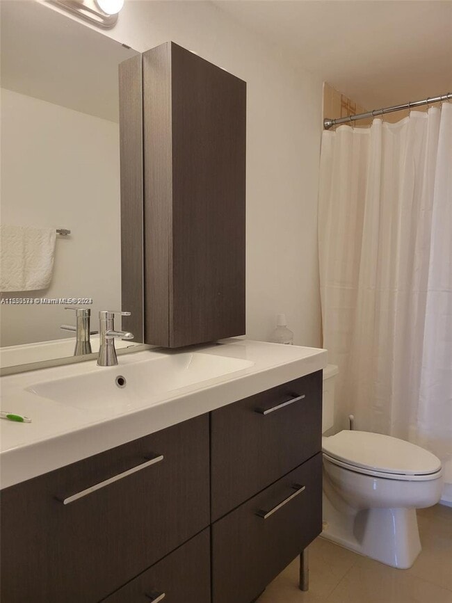 Building Photo - 2500 Parkview Dr