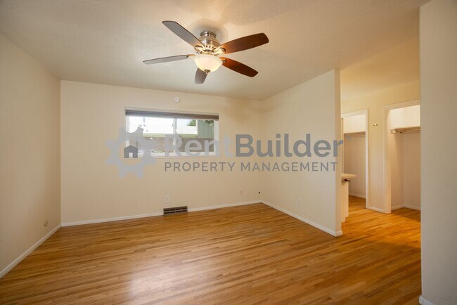 Foto del edificio - CALL US TODAY AT (505) 808-6467 TO SCHEDULE A CONVENIENT SHOWING