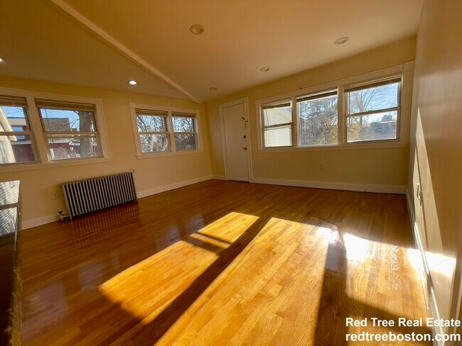 Foto del edificio - 2572 Massachusetts Ave