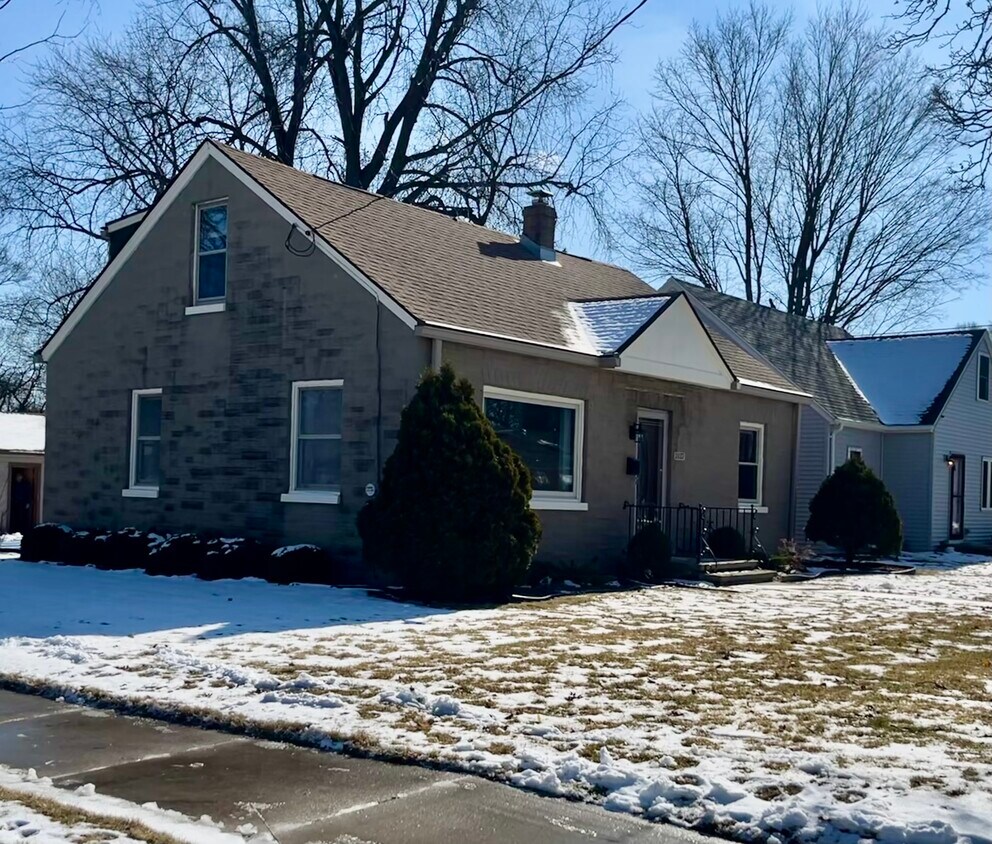 2122 N Drew St, Appleton, WI 54911 House for Rent in Appleton, WI