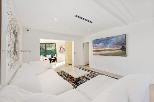 Foto del edificio - 900 W 47th Ct