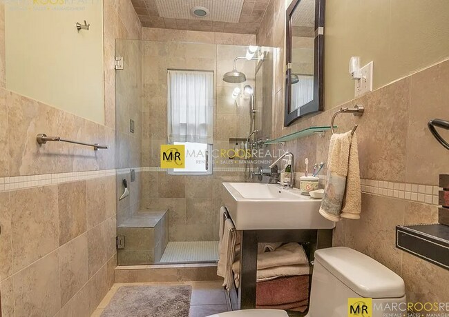 Foto del edificio - 236 Concord Ave