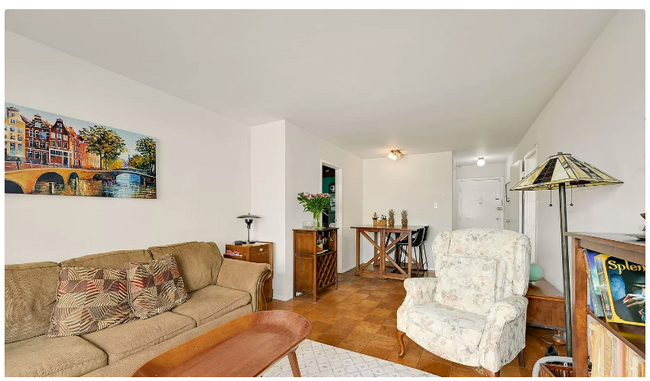 Foto del edificio - 2401 H St NW