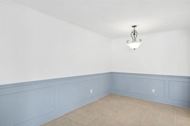Building Photo - 5001 Lamonte Ln