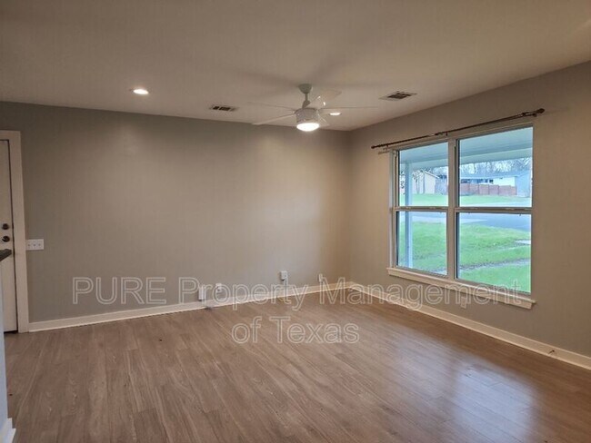 Foto del edificio - 5308 Overbrook Dr