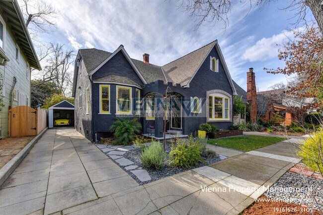 Building Photo - Gorgeous Sacramento Home with a POOL!