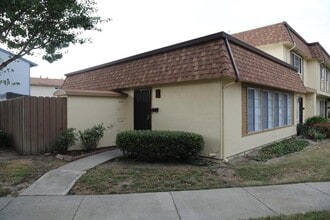 Building Photo - 4188 Rainbow Terrace