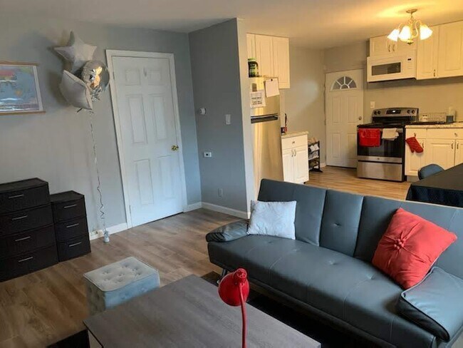 Livingroom - 37 Drew Ave
