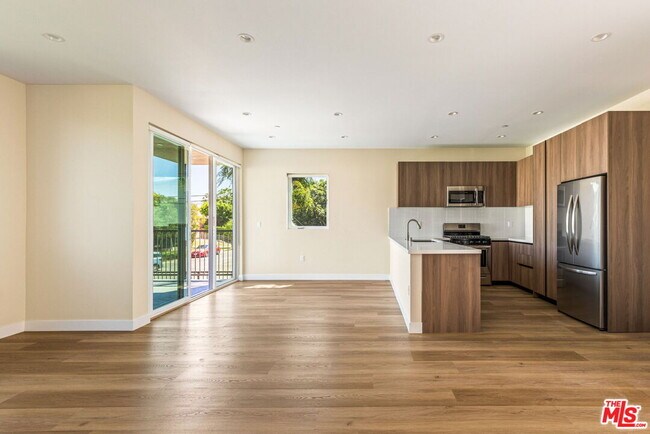 Foto del edificio - 4905 St Elmo Dr