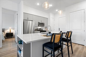 Building Photo - The Everett