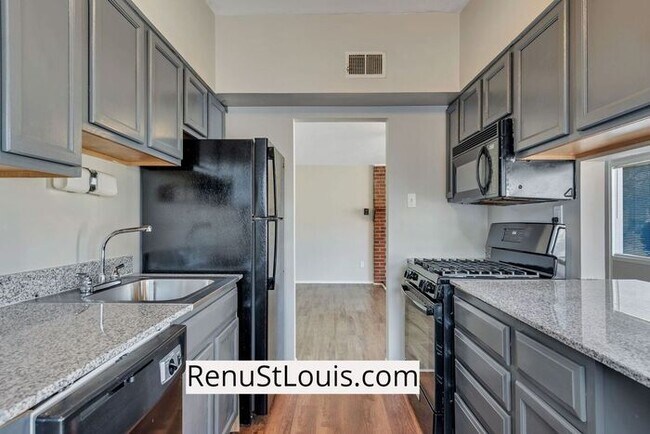 Building Photo - Now Available 3 bedroom 1 bath