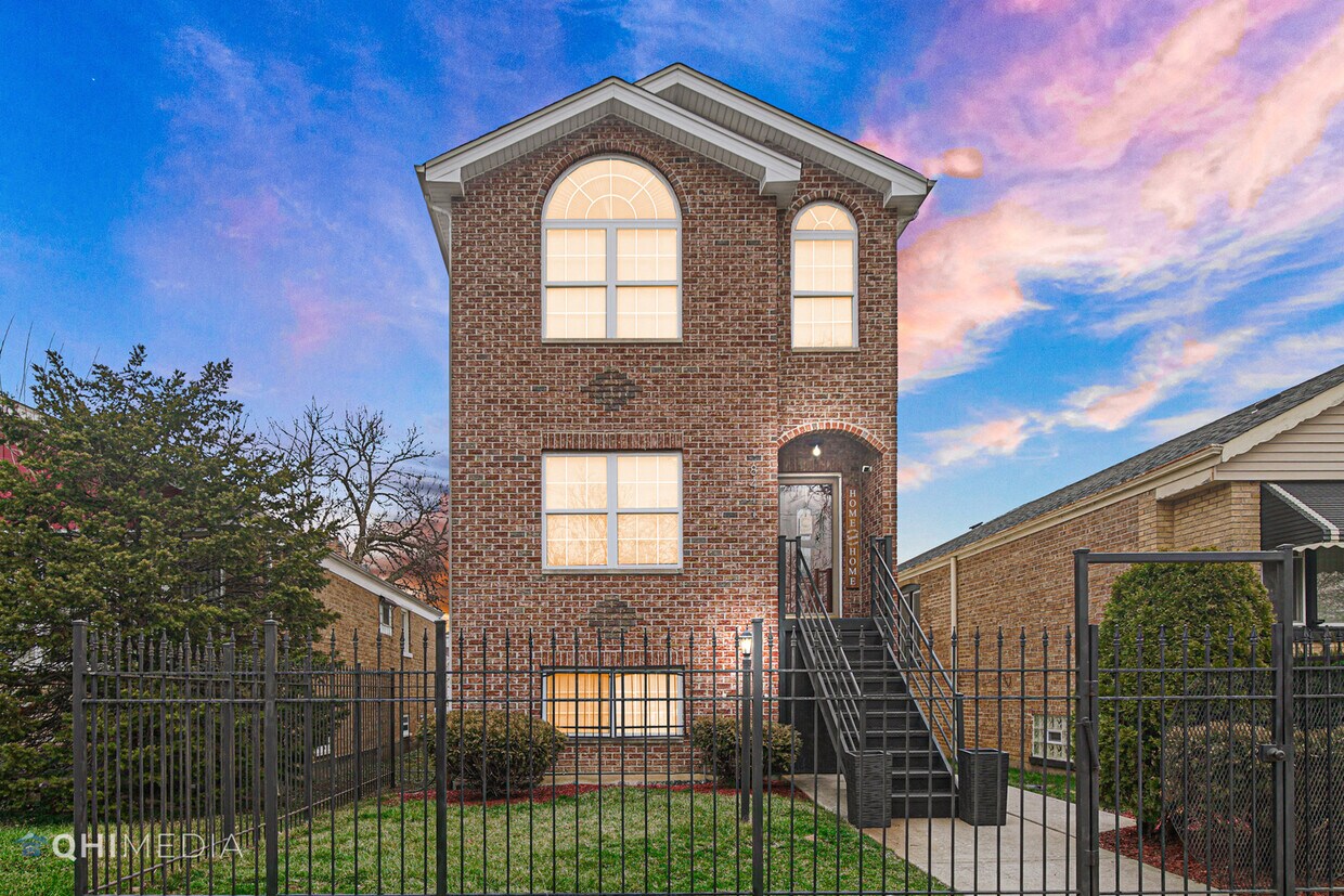 8411 S Loomis Blvd, Chicago, IL 60620 House Rental in Chicago, IL