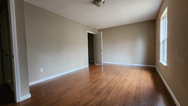 Foto del edificio - Condo Now For Rent