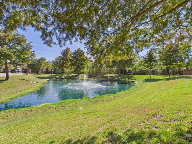 Foto del edificio - 1001 Krenek Tap Rd